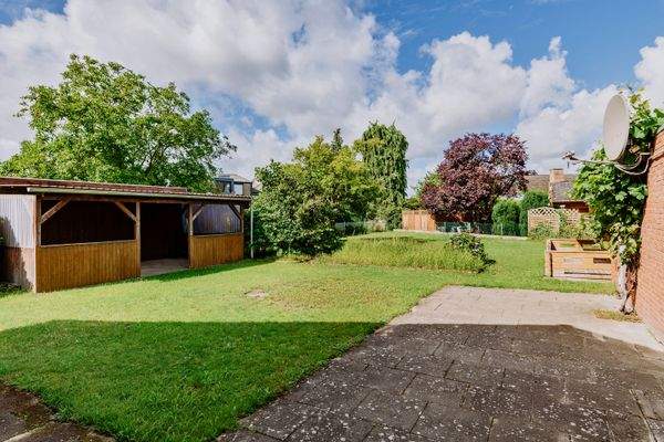 schöner großer Garten