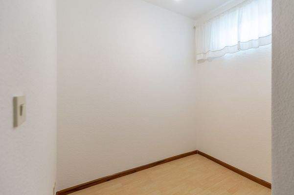 Abstellraum mit Fenster