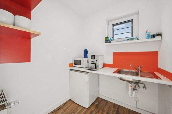 Abstellraum & Küchenbereich