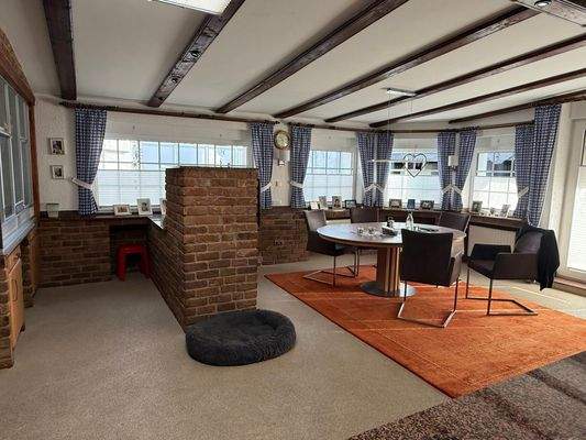 4 EG links großer Essplatz