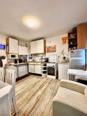 Küche Wohnung rechts