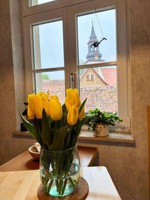 Frühstücken mit tollen Aussichten auf die Kirche