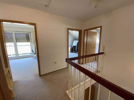 26) Dachgeschoss. Flurbereich