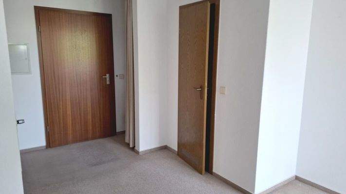 Wohnungstür + Abstellraum