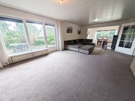 Blick ins Wohnzimmer