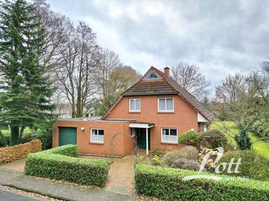 straßenseitige Ansicht