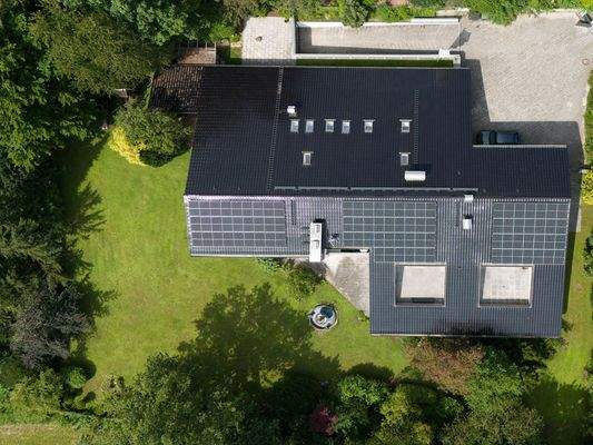 Drohne- Blick aufs Dach (1 von 1)