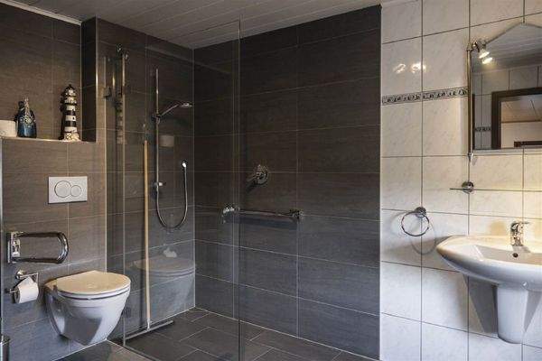 ... mit ebener Dusche