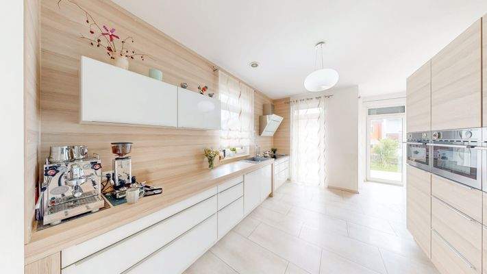 Moderne Küche inkl. Einbaugeräten im Kaufpreis inbegriffen