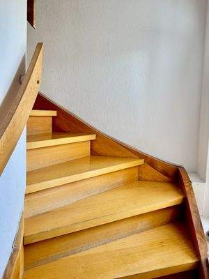 Treppe ins DG Vorderhaus