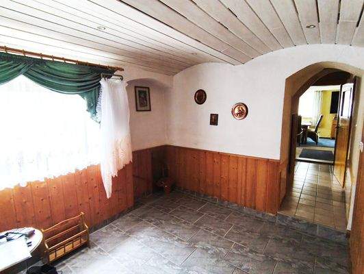 Haus EG Durchgangsraum von Garage aus