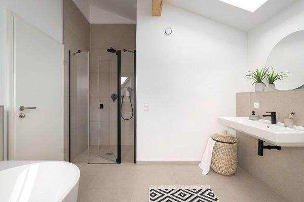 Bad en suite mit Rainshower