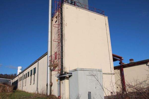 Spänebunker u. Rückansicht