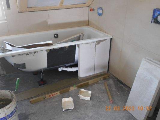 Einmauern der Badewanne