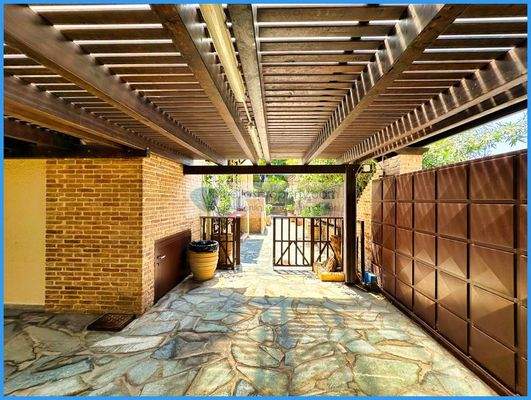 4a8cd8ab2616483aa568a9816f8c7fa9-original