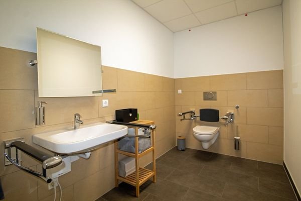 Behinderten- WC