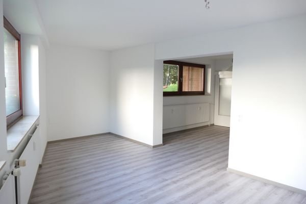 Wohnzimmer - Blick zum Esszimmer