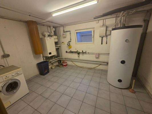 1375 - Technikraum KG