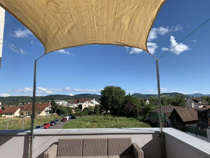 Exklusive 2,5-Zimmer-Penthouse-Wohnung mit Balkon und EBK in Rheinfelden