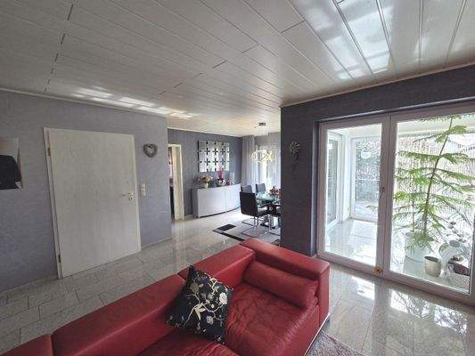 Großzügiger Wohn- u. Essbereich OG