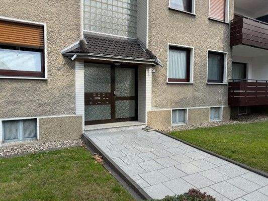 Eingang mit Glasdetails