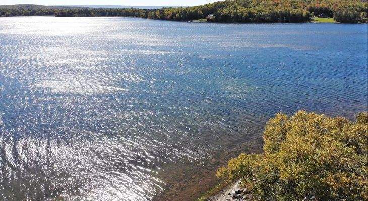 Cape Breton - Bras d`Or Lake - Tolles See-Ufergrun
