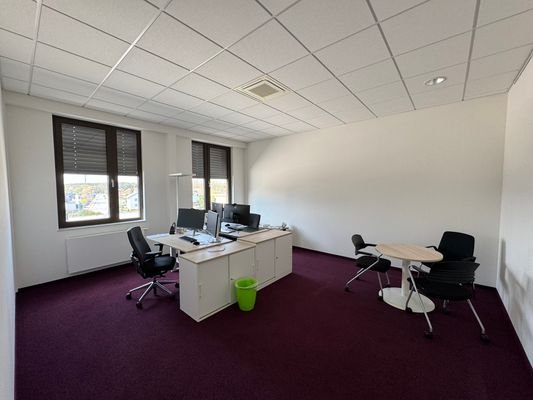 Büro 3.JPEG