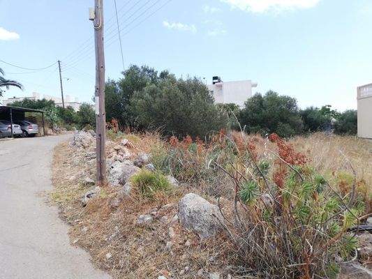 Innerhalb des Dorfes und in der Nähe des Marathi-Strandes