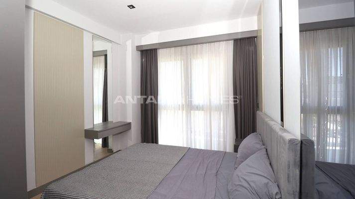 Flats in Complex near Main Street in Antalya Altintas