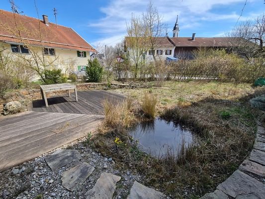 Garten mit Freisitz Berg