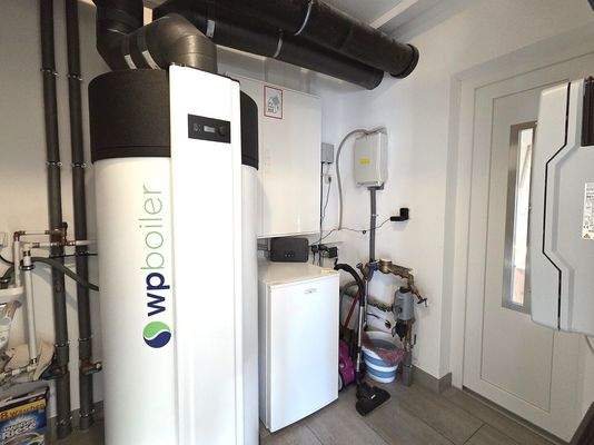 Technikraum - Haus links