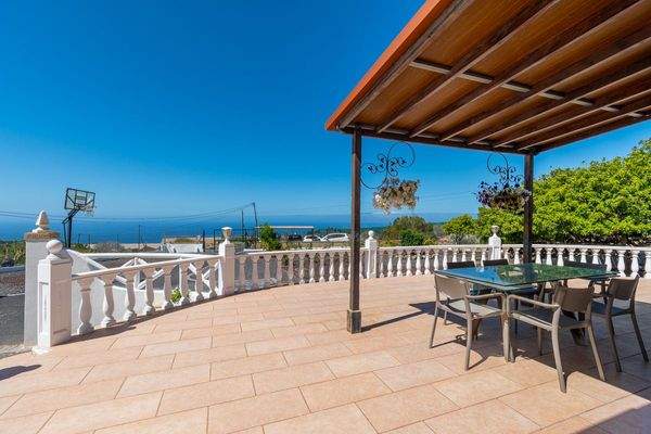 Charmante Finca mit großem Grundstück in Piedra Hincada zu verkaufen