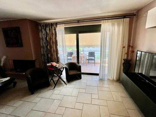 Kreta, Agios Nikolaos: Geräumige Wohnung im 2. Stock mit Panoramablick auf das Meer zu verkaufen