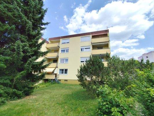 Rückansicht Gebäude m. Garten