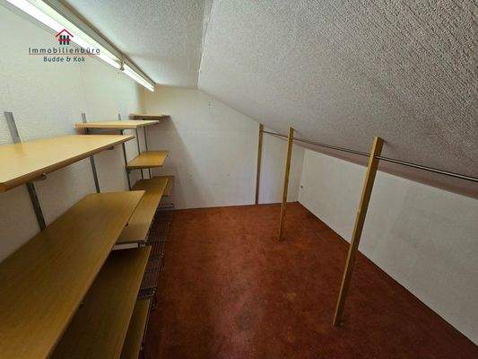 Begehbarer Kleiderschrank DG