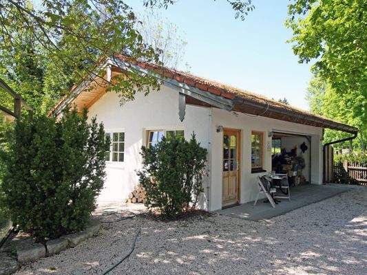 Garagenhaus mit Werkstatt