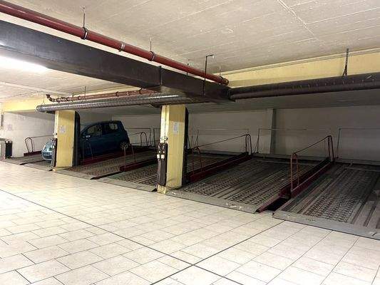 Tiefgarage l Stellplatz