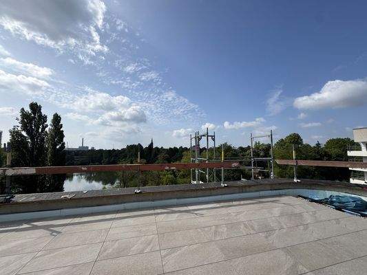 Dachterrasse mit Seeblick