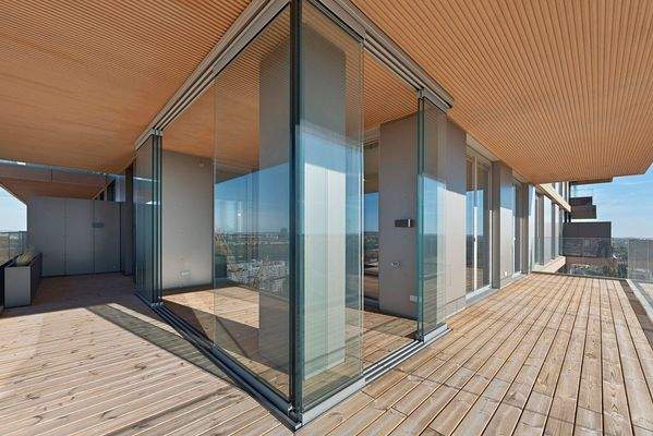 Terrasse mit Wintergarten