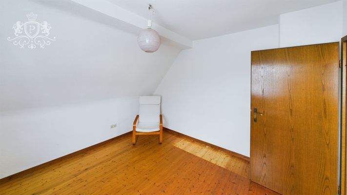 CAM01984G0-PR0439-STILL016