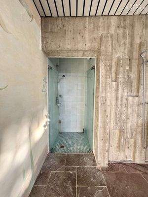 UG separate Dusche am Schwimmbad