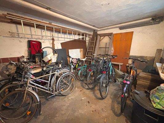 Gem. Fahrradkeller