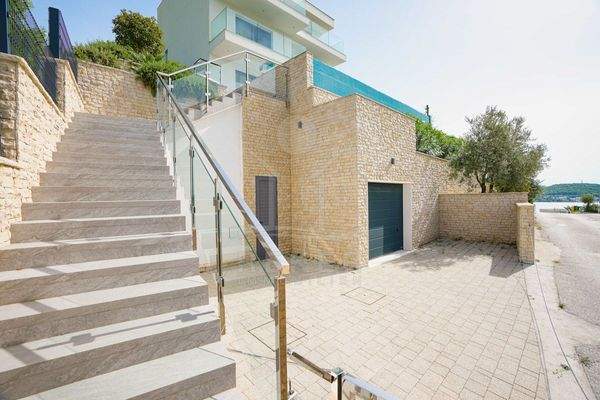 Garage & Maschinenraum