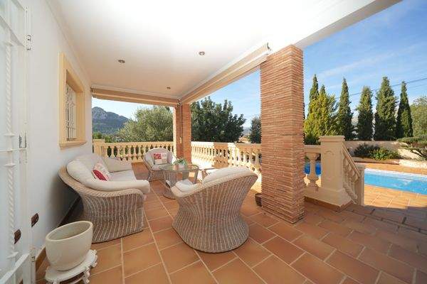 Überdachte Terrasse