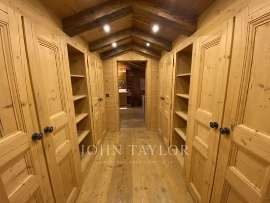 Closet Wooden floor