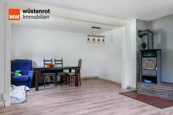 Wohnzimmer mit Kamin