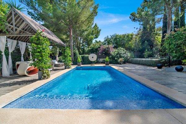 Villa mit schönem Pool