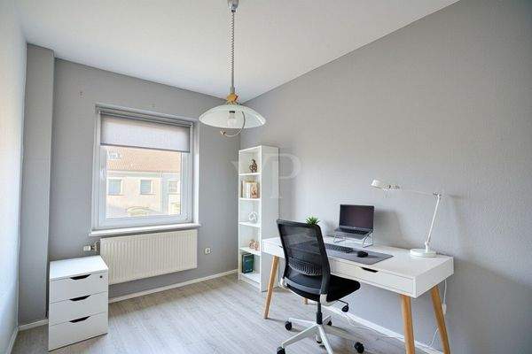OG Schlafzimmer als Büro digital möbliert