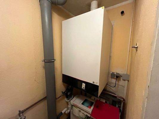 004020156800_302_353_08082025231627367