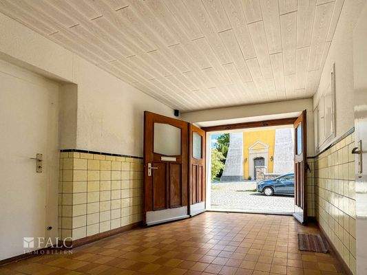 Durchgang/Einfahrt Hinterhof